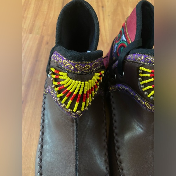 Beaded Moccasins - Picture 2 of 7